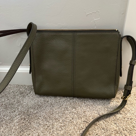 Fossil Gemma Crossbody - Picture 3 of 8